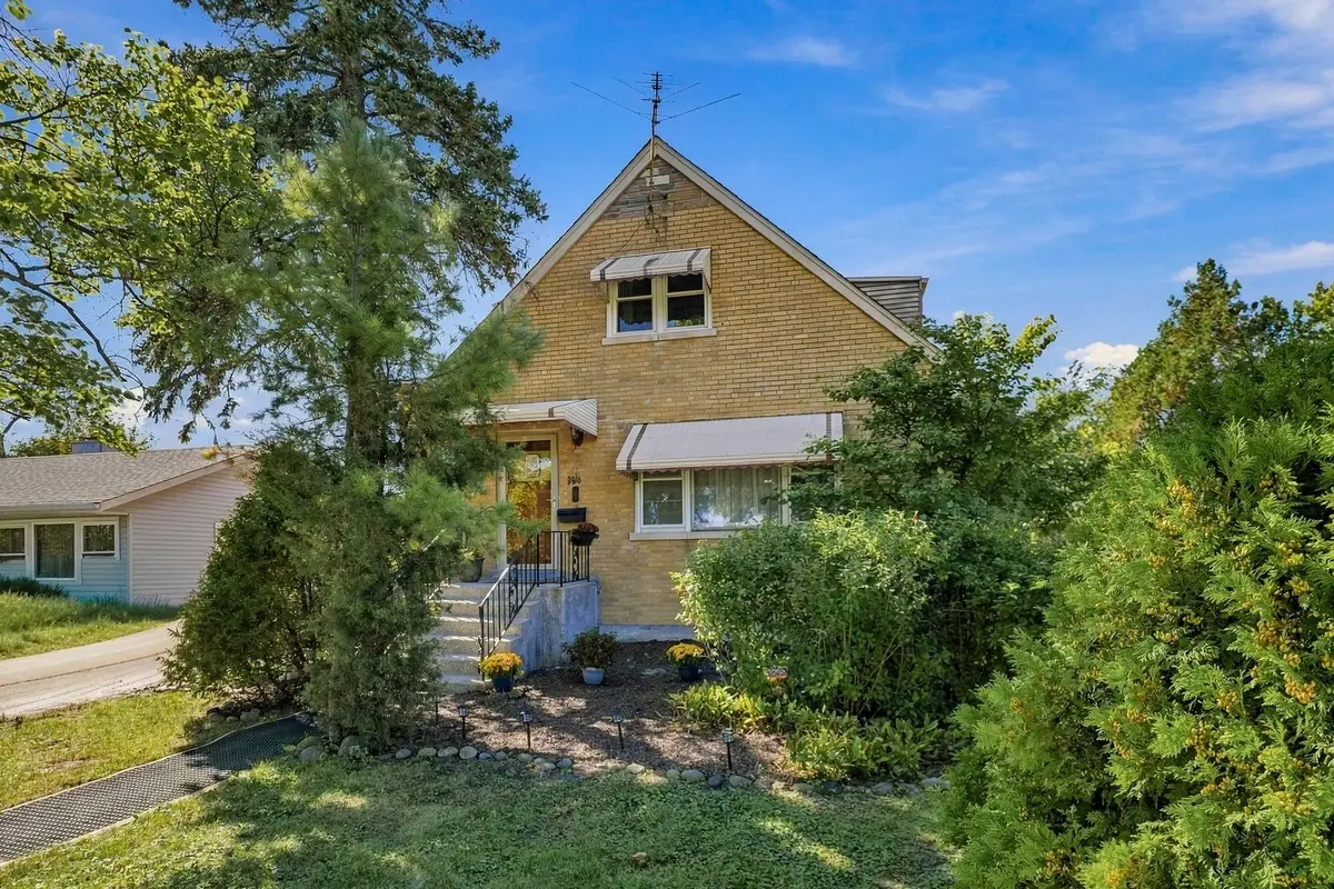 2916 S 9th Avenue, Broadview, IL 60155 - #1