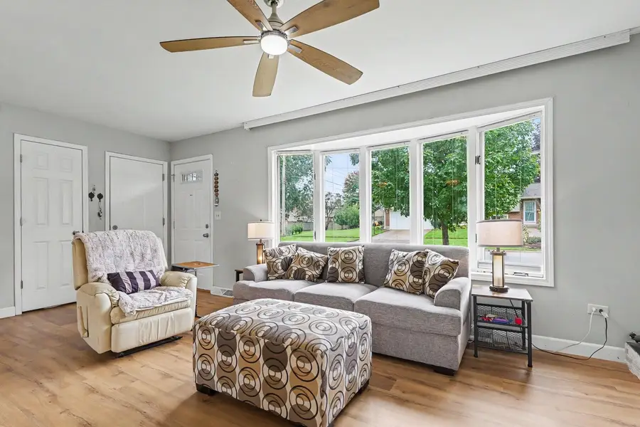430 E Morse Avenue, Bartlett, IL 60103 - #3
