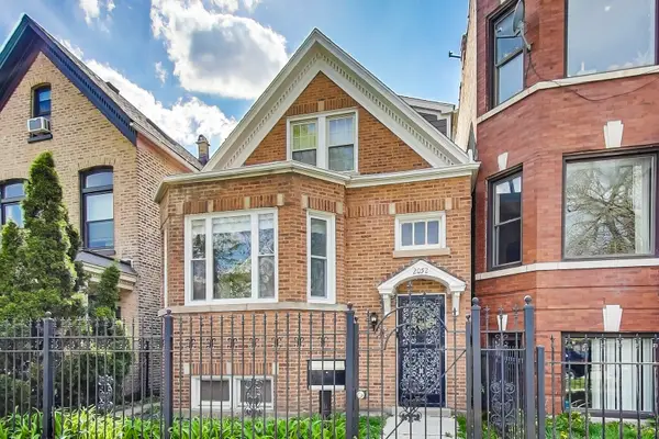 2052 N Whipple Street, Chicago, IL 60647