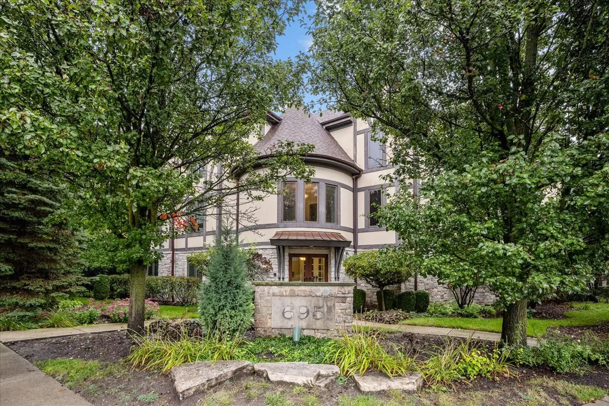 695 Roger Williams Avenue #301, Highland Park, IL 60035 - #1
