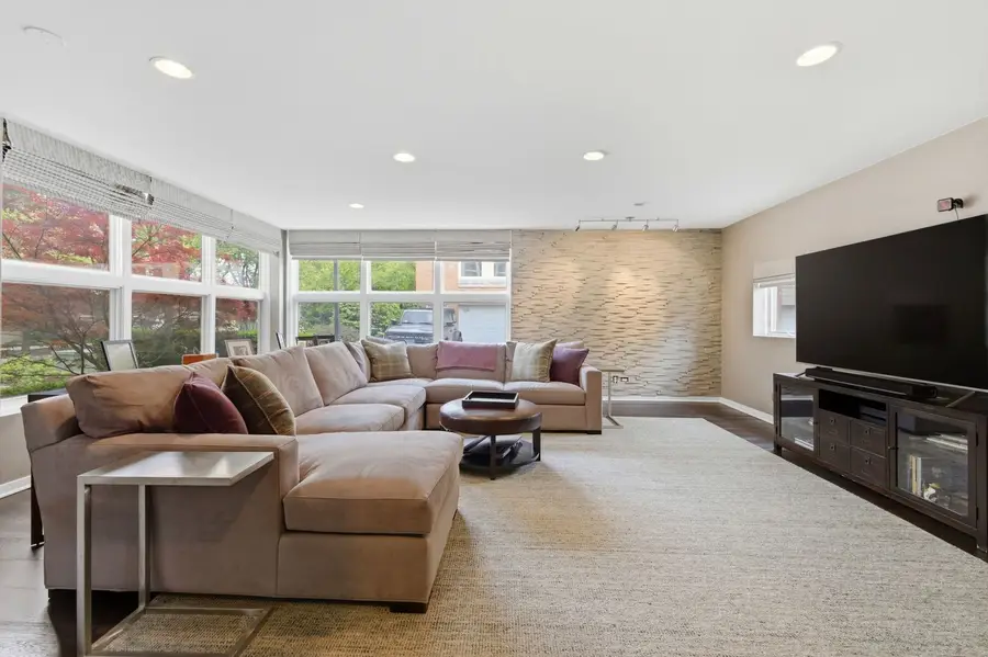 Address Withheld By Seller, Chicago, IL 60657 - #2
