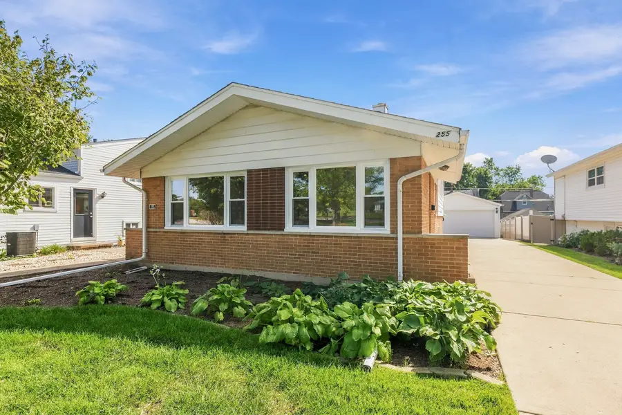 255 E Parkside Avenue, Lombard, IL 60148 - #2