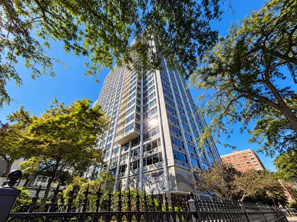 4250 N Marine Drive #905, Chicago, IL 60613