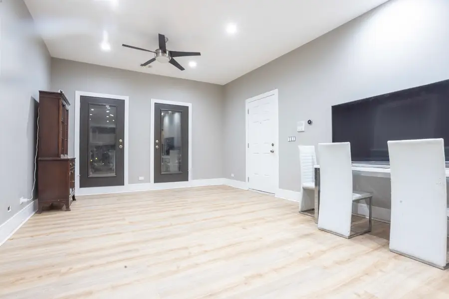 4453 S Lake Park Avenue #6, Chicago, IL 60653 - #2