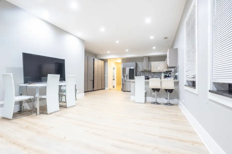 4453 S Lake Park Avenue #6, Chicago, IL 60653 - #3