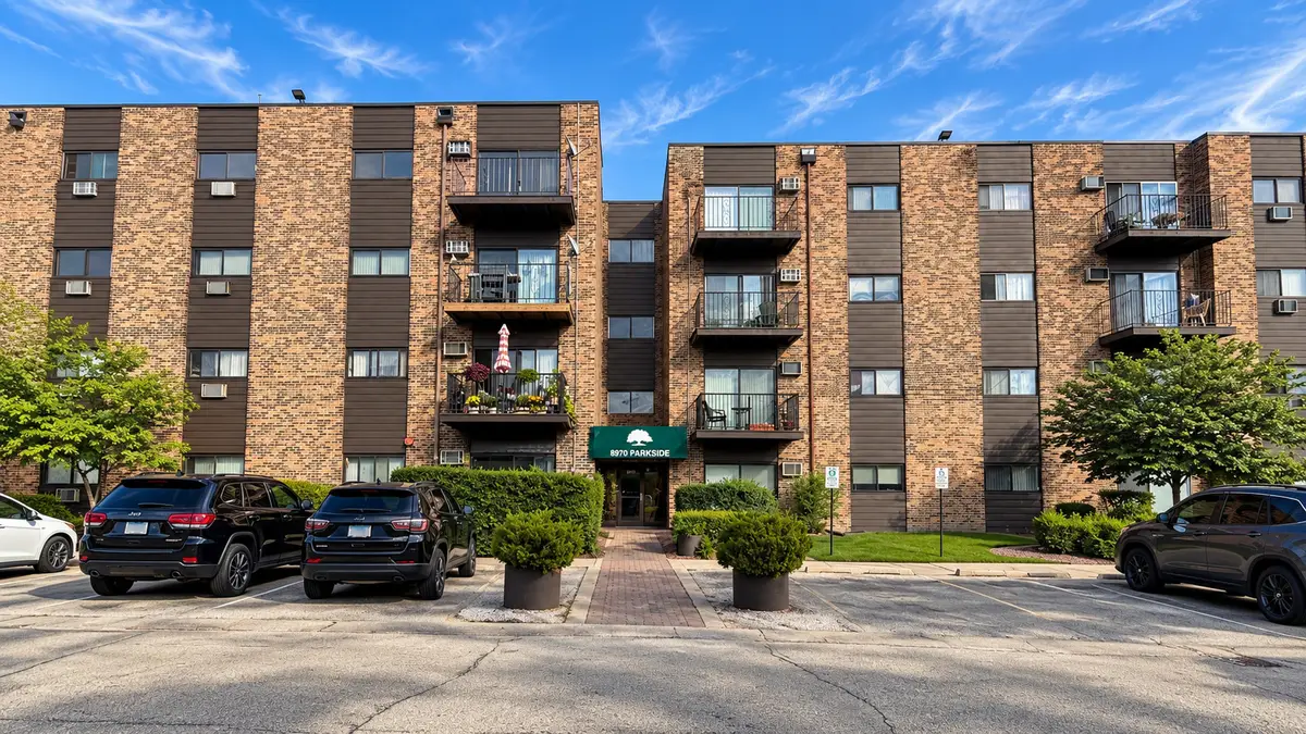 8970 N Parkside Avenue #113, Des Plaines, IL 60016 - #1