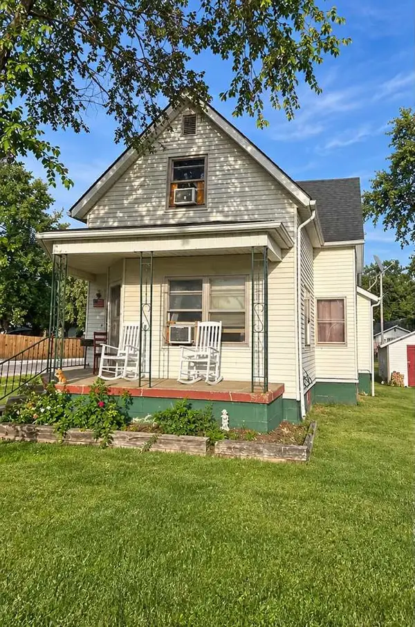 401 S Spruce Street, Villa Grove, IL 61956