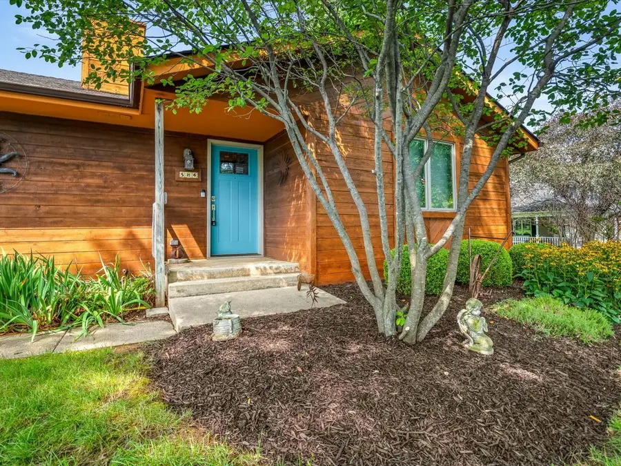 584 Sunnyfield Road, Belvidere, IL 61008 - #2