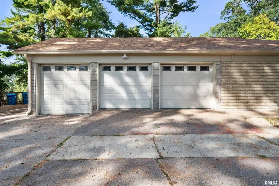 660 18th Avenue, East Moline, IL 61244 - #2