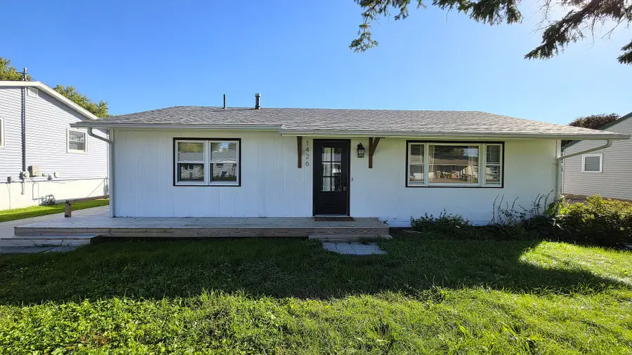 1426 Davenport Street, Le Claire, IA 52753 - #2