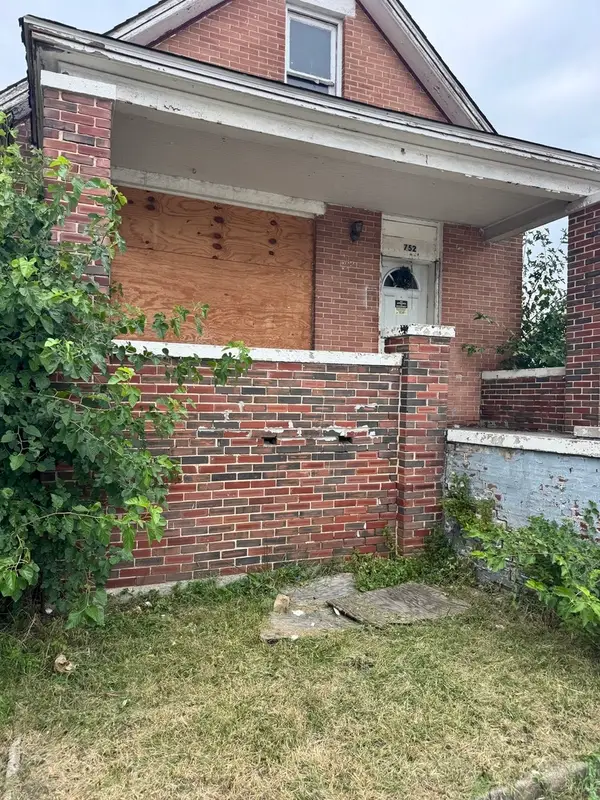 752 State Line Road, Calumet City, IL 60409