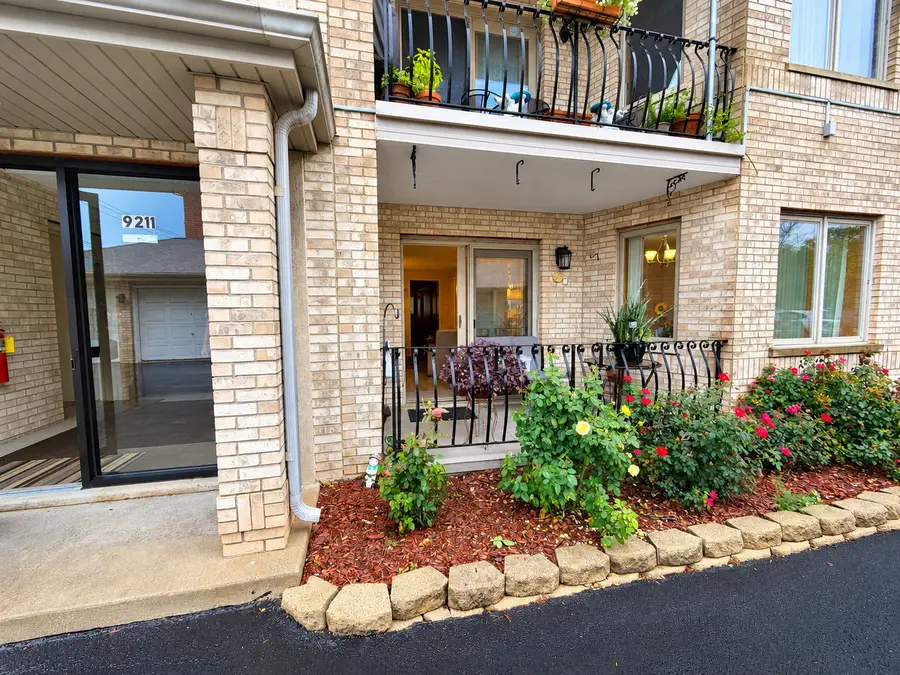 9211 S Roberts Road #1B, Hickory Hills, IL 60457 - #2