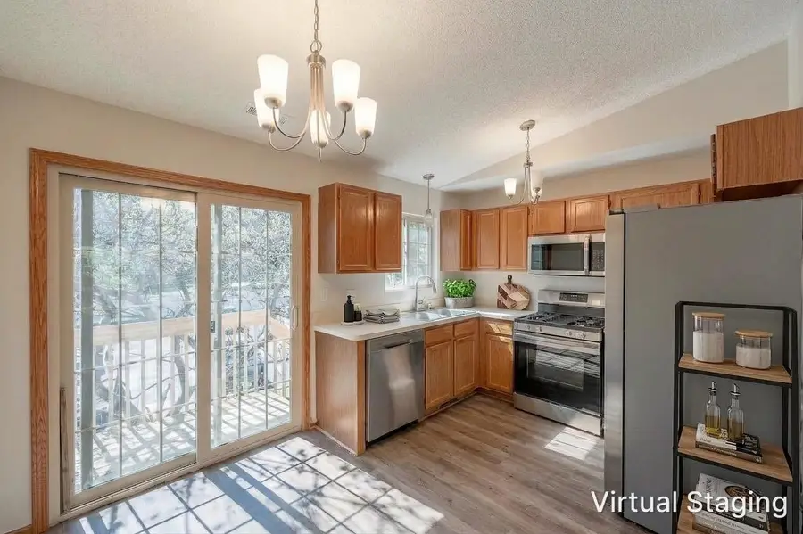 529 E 9th Street #2, Lockport, IL 60441 - #3