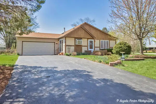 1811 Hazelwood Drive, Lindenhurst, IL 60046