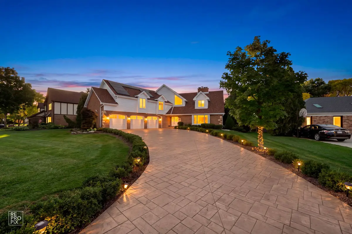 154 Saddle Brook Drive, Oak Brook, IL 60523 - #1