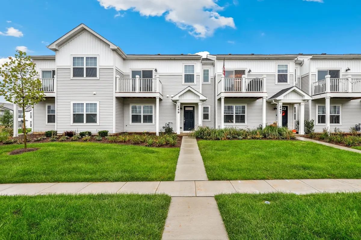 249 Kingsport Drive, South Elgin, IL 60177 - #1