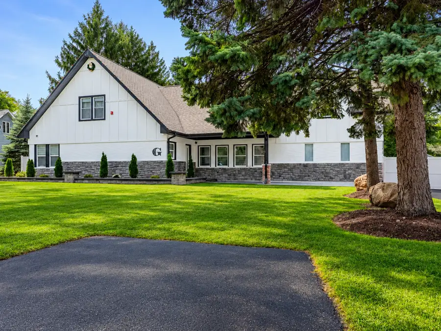 8454 S 85th Court, Hickory Hills, IL 60457 - #2
