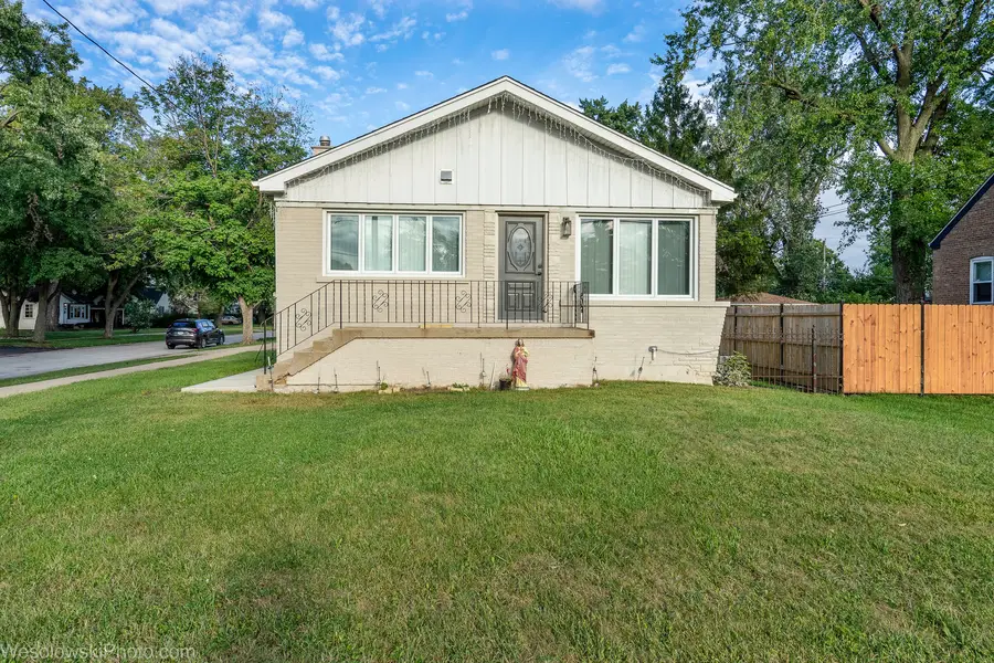 8433 Central Avenue, Burbank, IL 60459 - #2