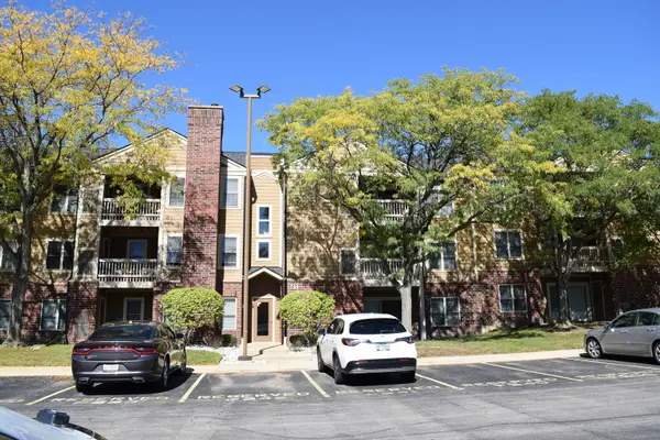 211 Glengarry Drive #205, Bloomingdale, IL 60108