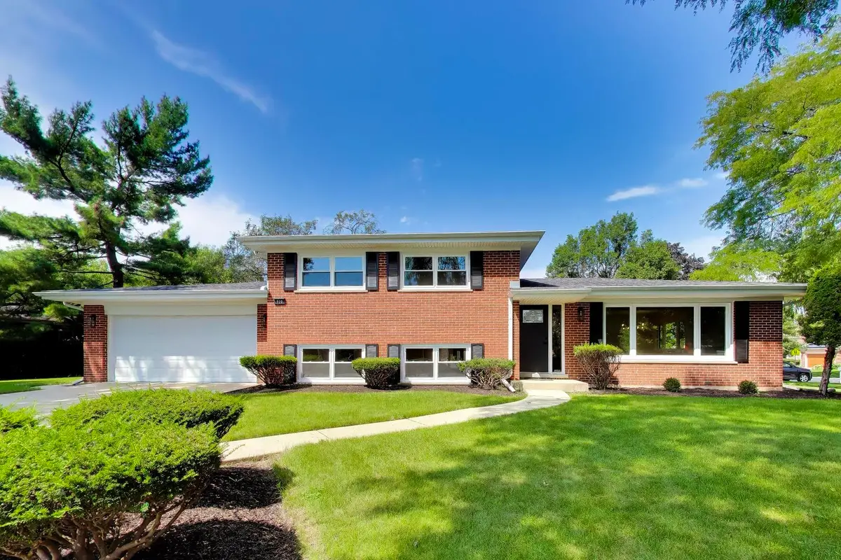 910 E Kimber Lane, Arlington Heights, IL 60005 - #1