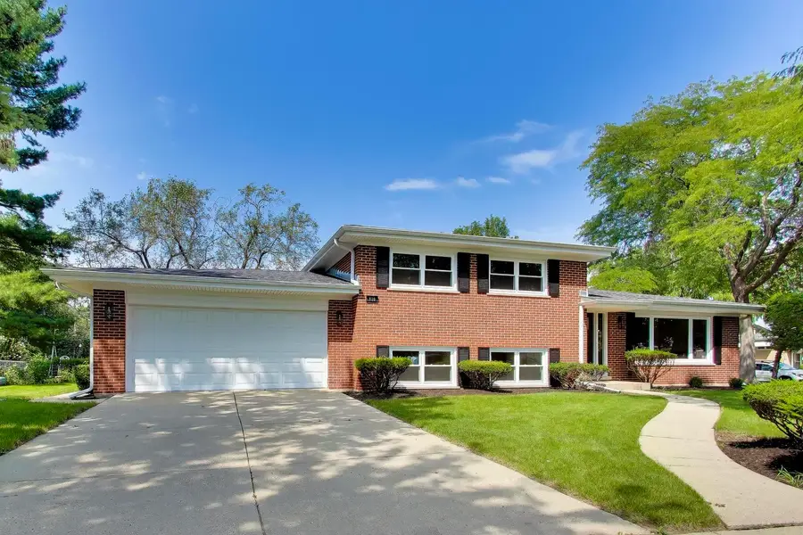 910 E Kimber Lane, Arlington Heights, IL 60005 - #2
