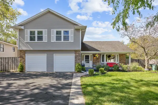 428 Franklin Lane, Elk Grove Village, IL 60007