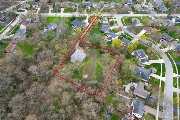 1601 W Wiesbrook Road, Wheaton, IL 60189