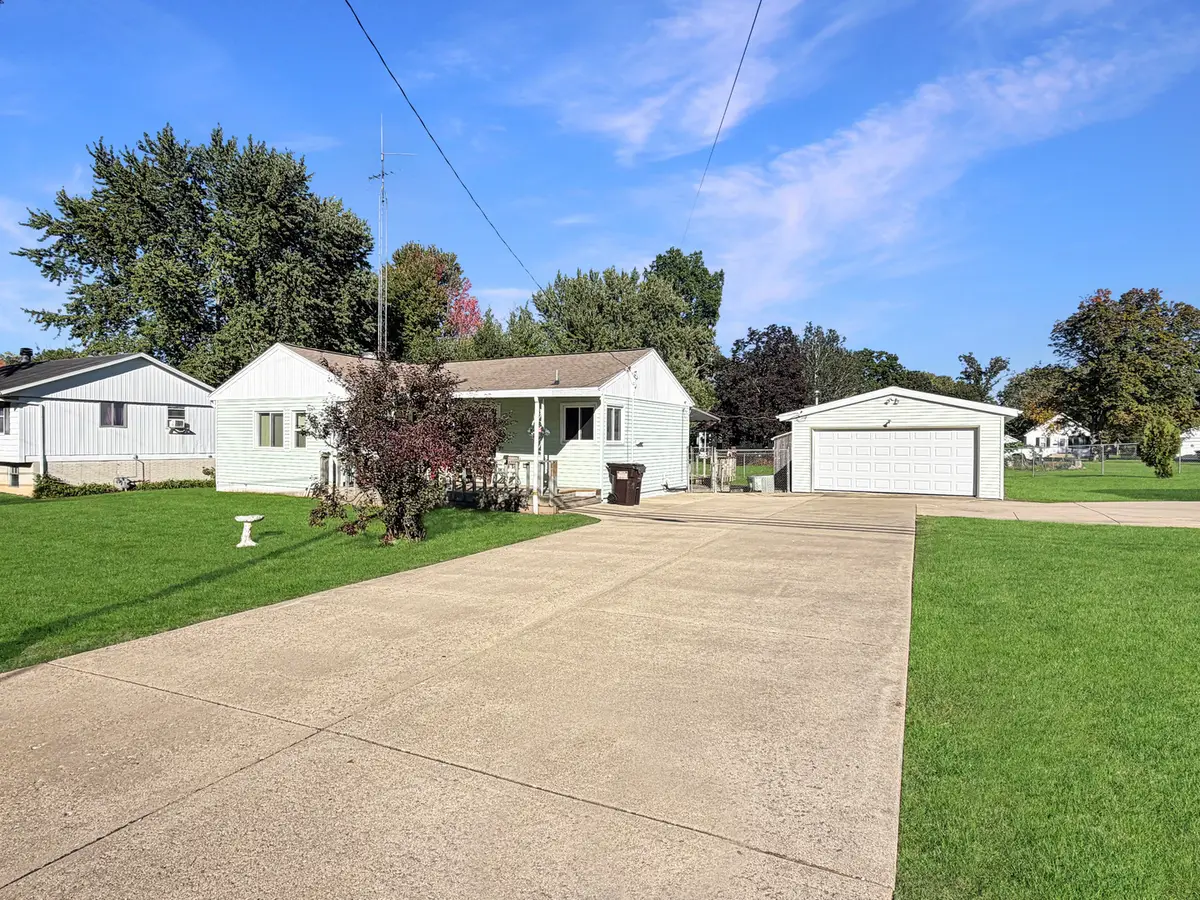 731 N Waddell Avenue, Freeport, IL 61032 - #1
