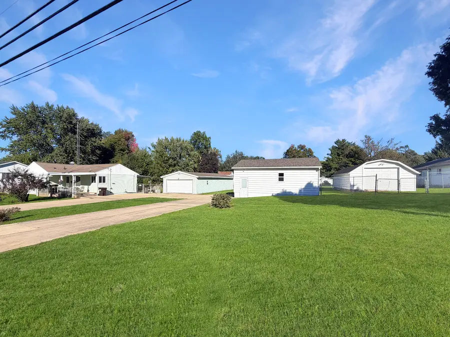731 N Waddell Avenue, Freeport, IL 61032 - #2