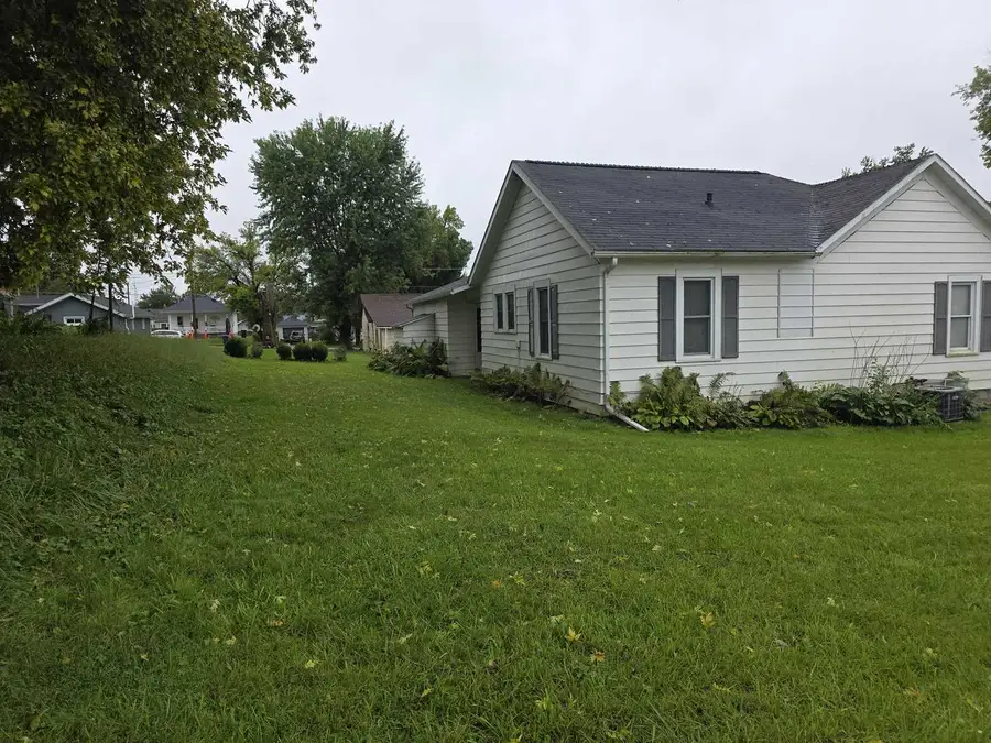 104 N Arthur Street, Hanover, IL 61041 - #3