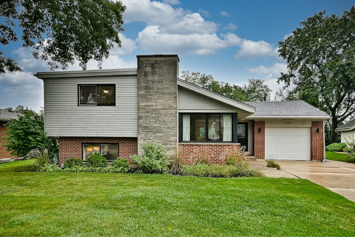 326 E Huntington Lane, Elmhurst, IL 60126 - #1