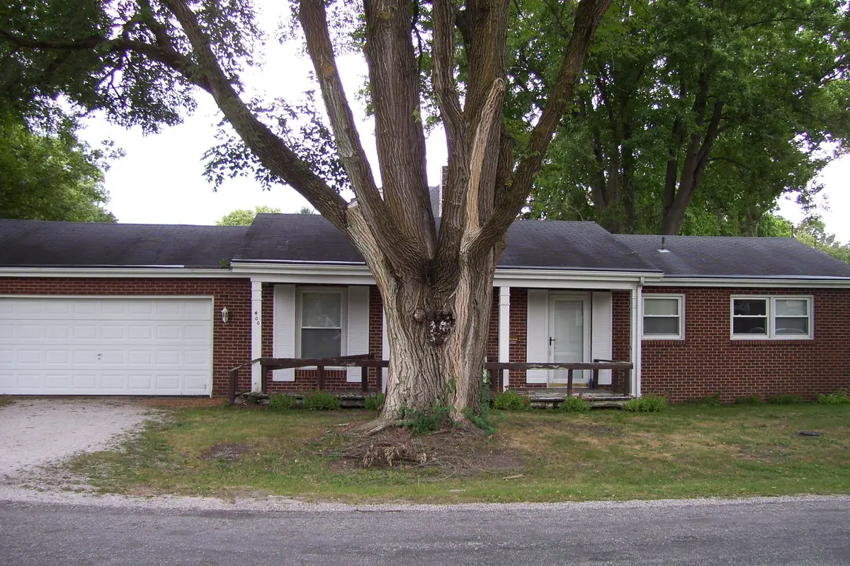 400 S Sangamon Street, Bement, IL 61813 - #1