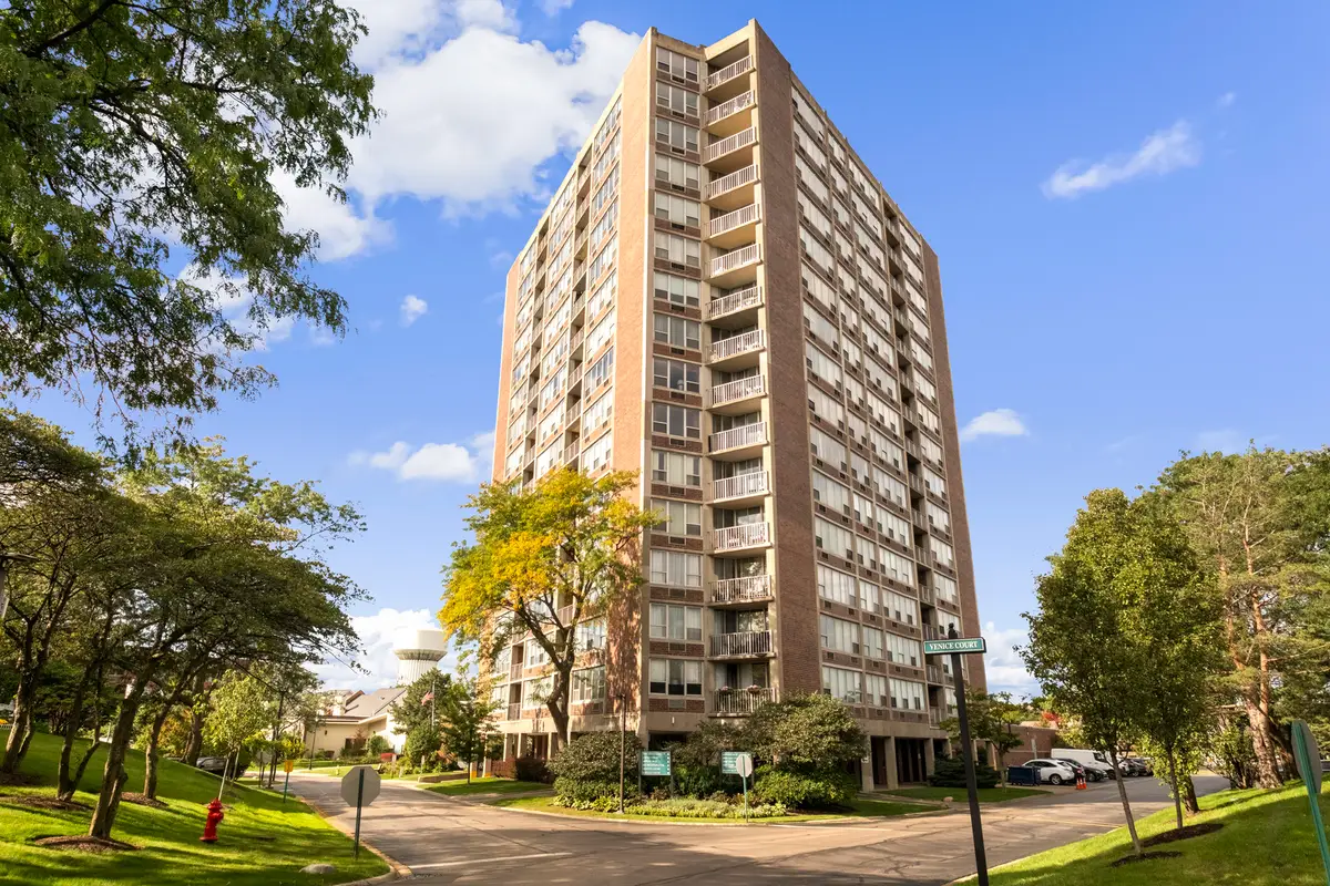 3925 Triumvera Drive #12E, Glenview, IL 60025 - #1