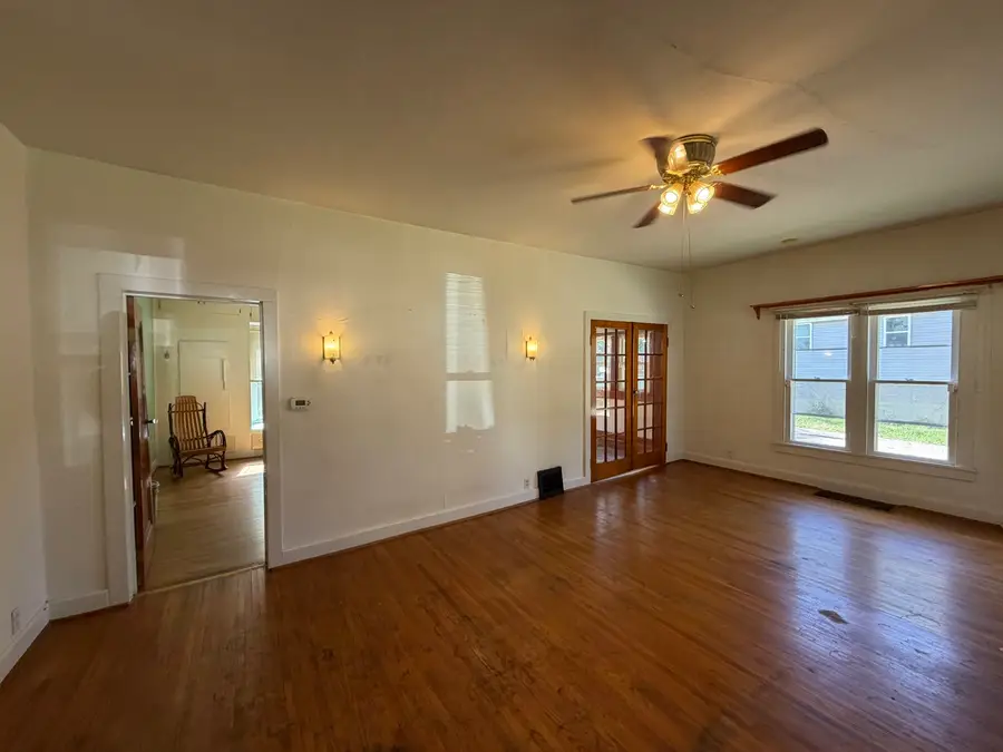 718 E Allen Street, Farmer City, IL 61842 - #2