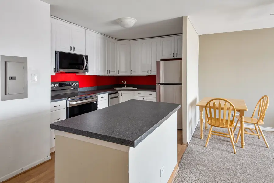 3930 N Pine Grove Avenue #2710, Chicago, IL 60613 - #3