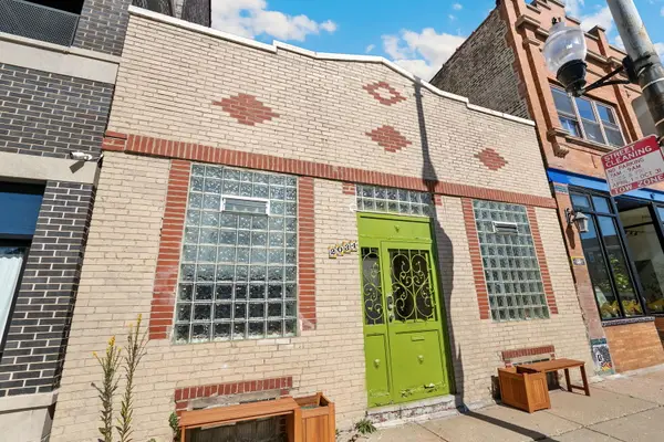 2034 W 18th Street, Chicago, IL 60608