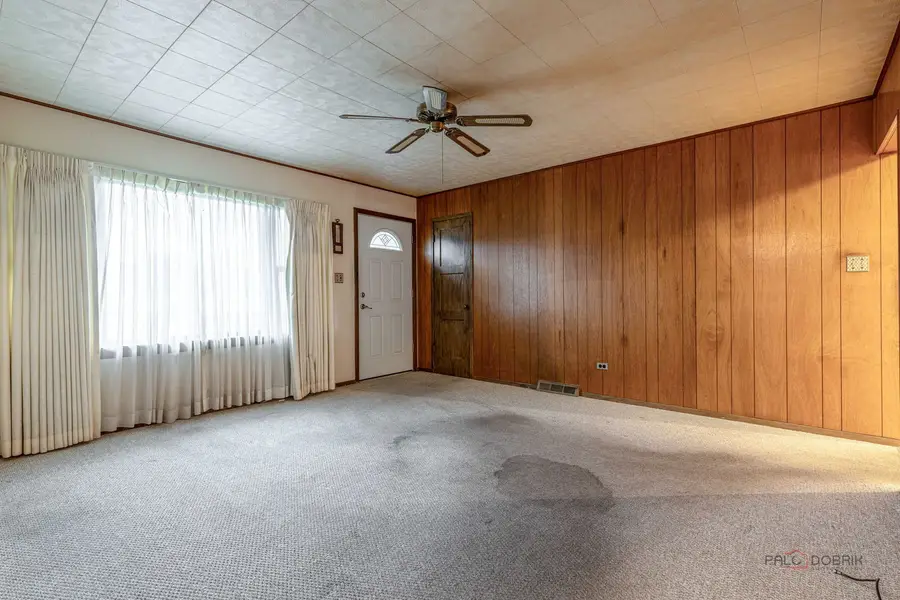 2717 Sunset Avenue, Waukegan, IL 60087 - #2
