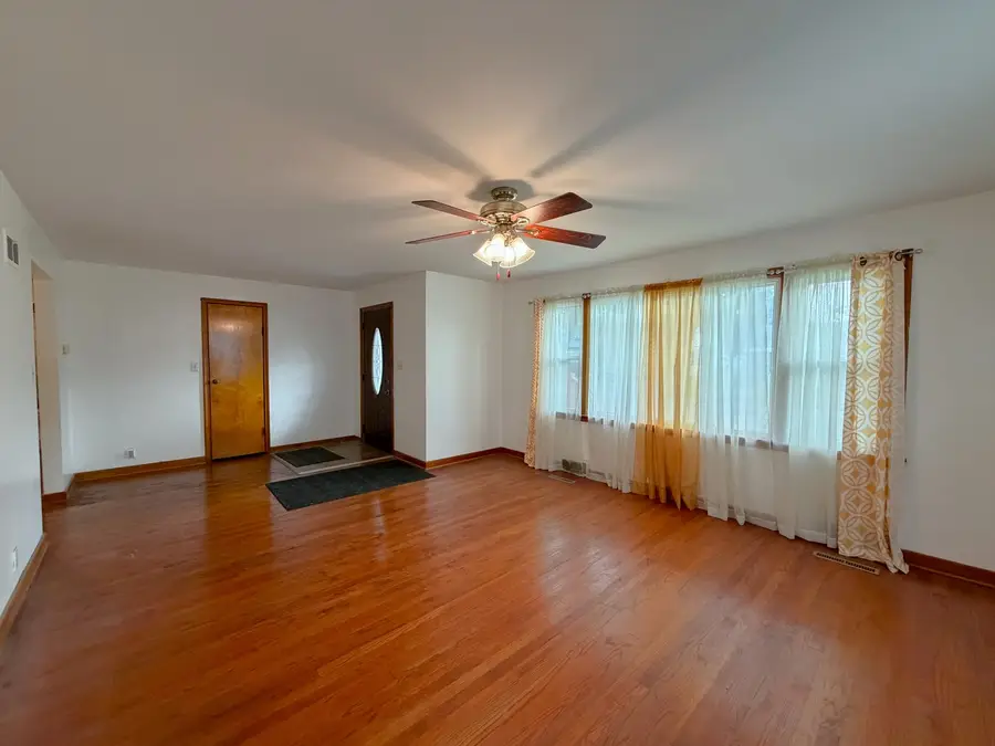 435 S Cannon Avenue, Kankakee, IL 60901 - #3