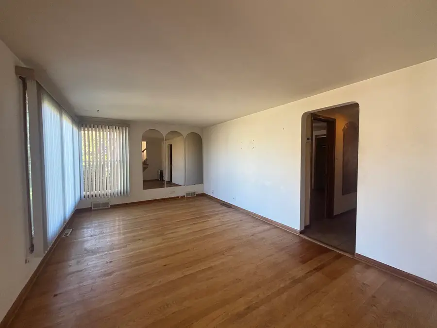 4925 N Odell Avenue, Harwood Heights, IL 60706 - #2