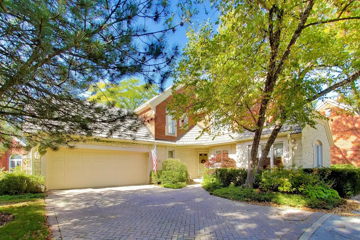 16 Regent Wood Road, Northfield, IL 60093 - #1