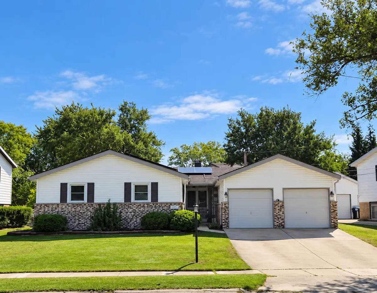 9149 S 89th Avenue, Hickory Hills, IL 60457 - #1