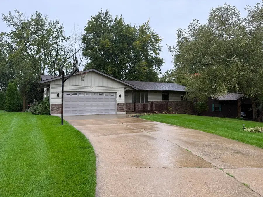 508 Winchester Drive, Freeport, IL 61032 - #2