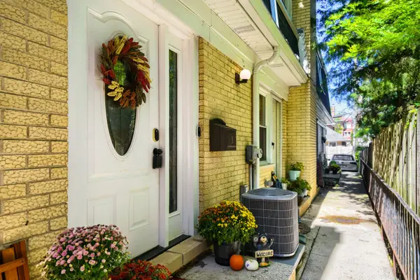 1410 W Sherwin Avenue #B, Chicago, IL 60626