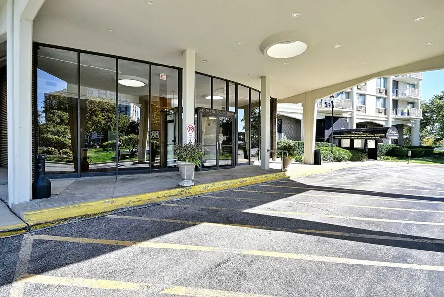 40 N Tower Road #7H, Oak Brook, IL 60523 - #3