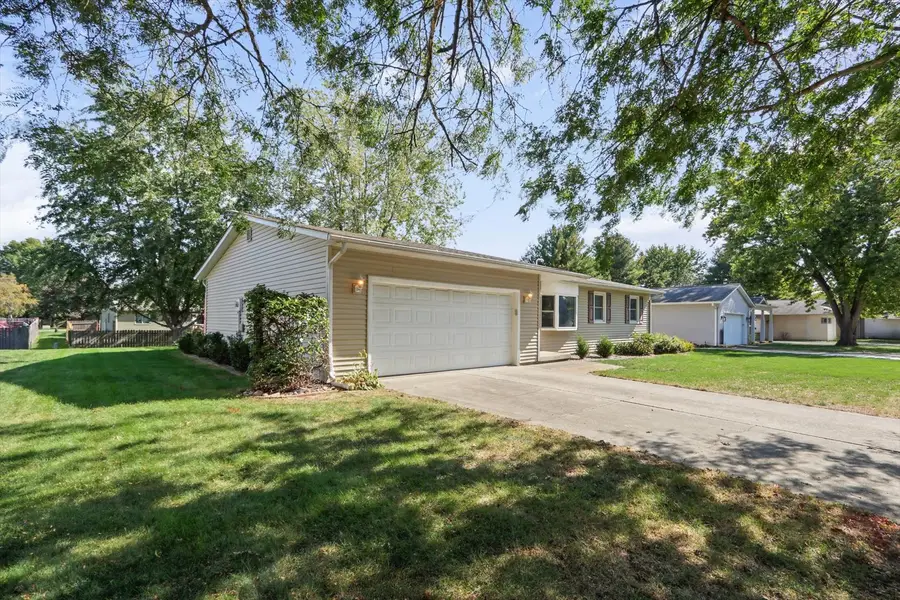 1102 S Center Street, Mahomet, IL 61853 - #2