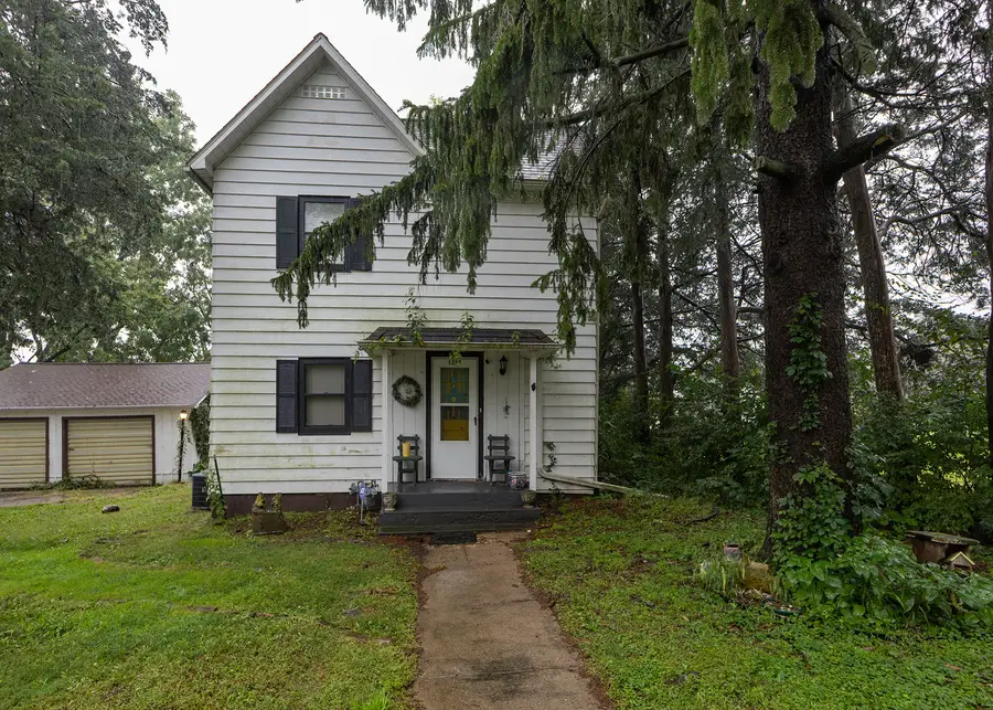 1355 23rd Avenue, Clinton, IA 52732 - #2