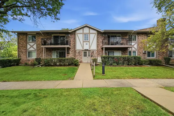 9S110 Lake Drive #104, Willowbrook, IL 60527