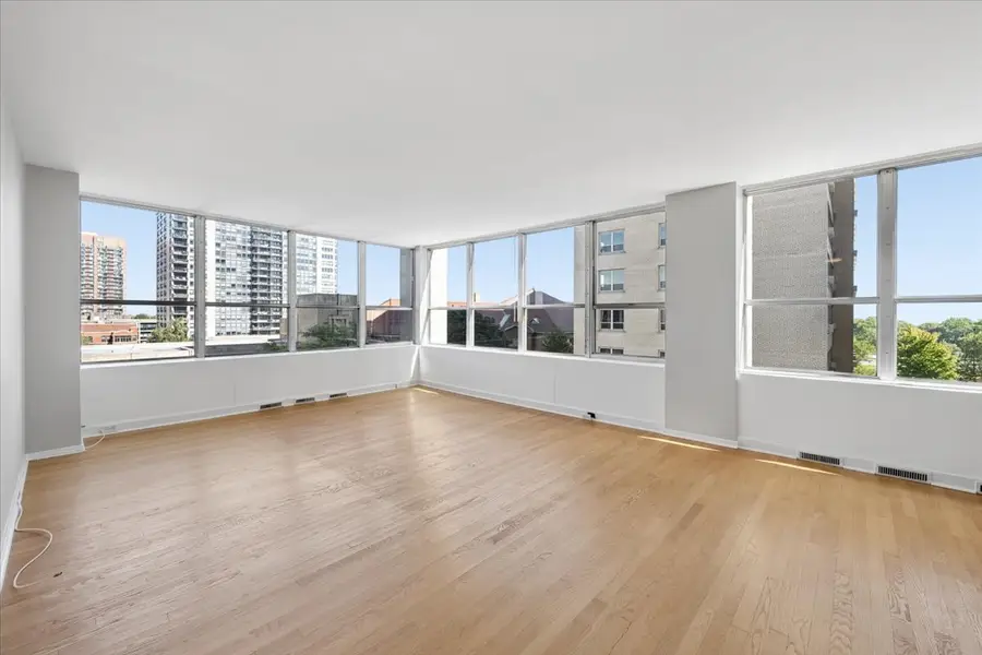 655 W Irving Park Road #502, Chicago, IL 60613 - #2