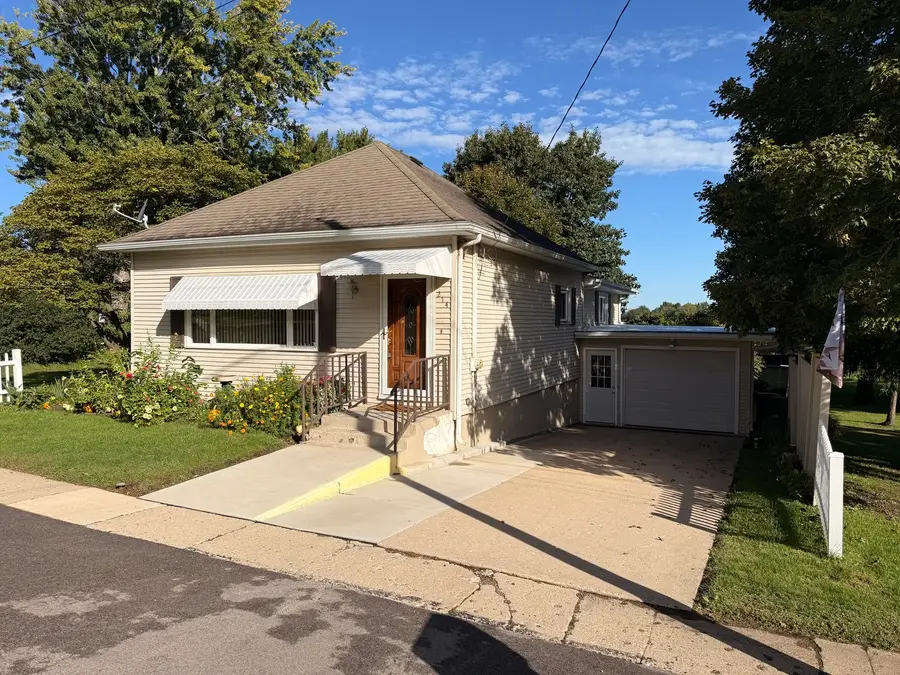 214 W Hennepin Street, Mark, IL 61340 - #2