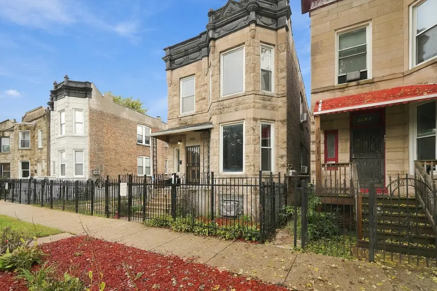 3912 W Fillmore Street, Chicago, IL 60624 - #3